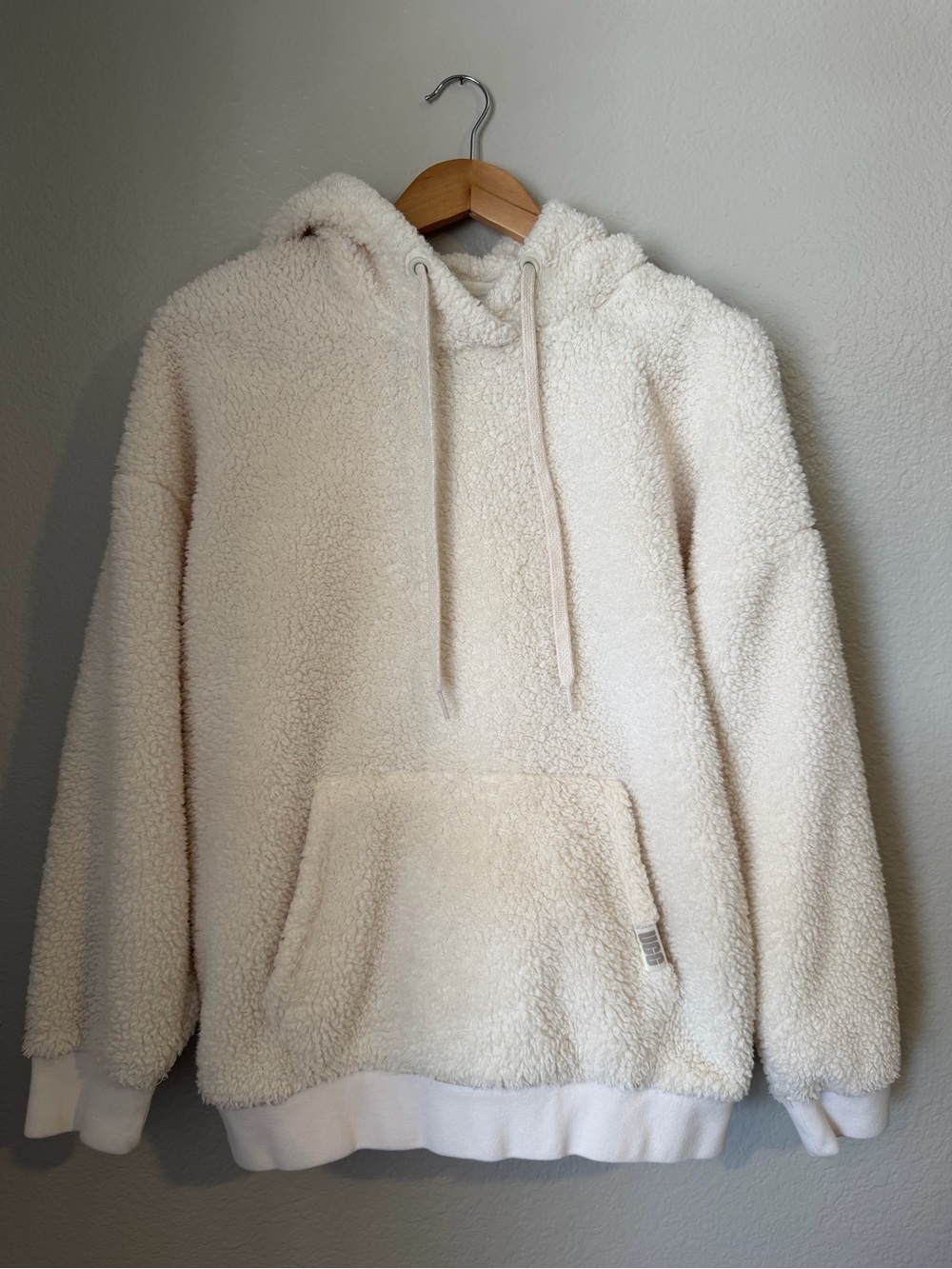 UGG Lotus Sherpa Double Face Fleece Hoodie Cream Cozy Pullover Size M Outdoor